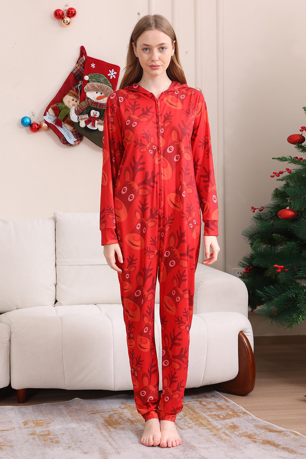 Conjunto de pijama familiar con capucha con estampado rojo