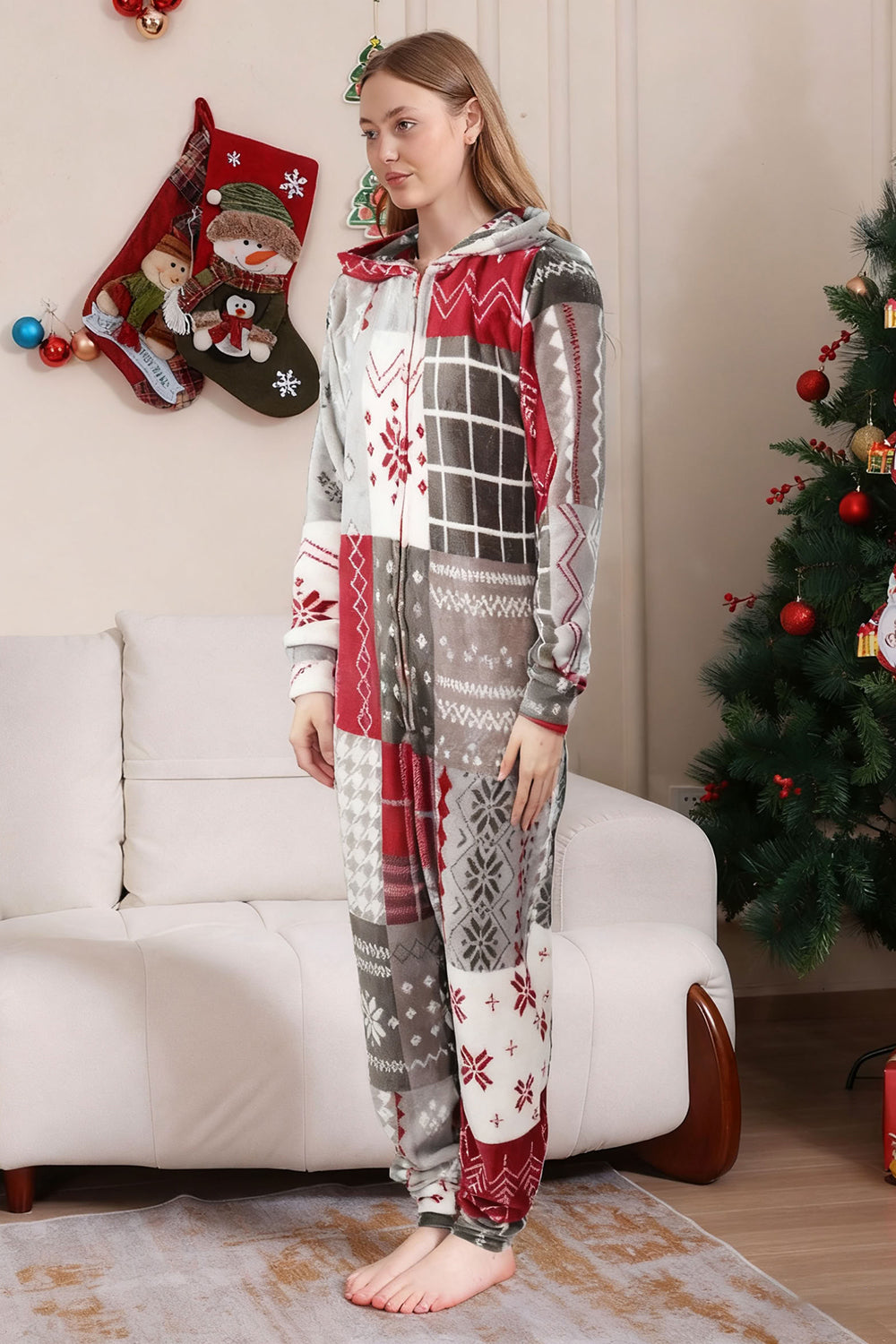 Pijamas familiares a juego con estampado de copos de nieve de una pieza en gris rojo