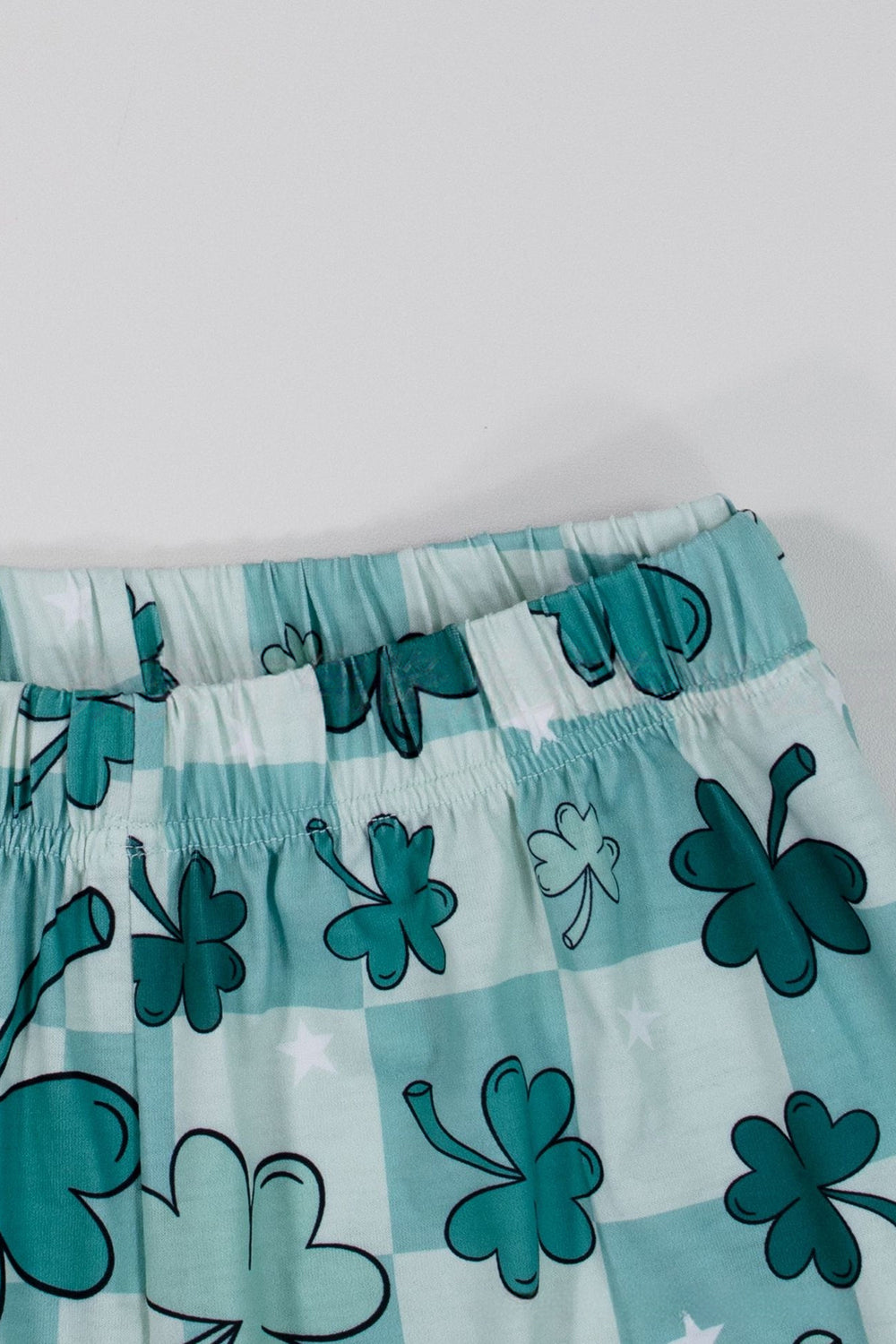 Pijamas familiares de manga corta estampados en azul claro a juego