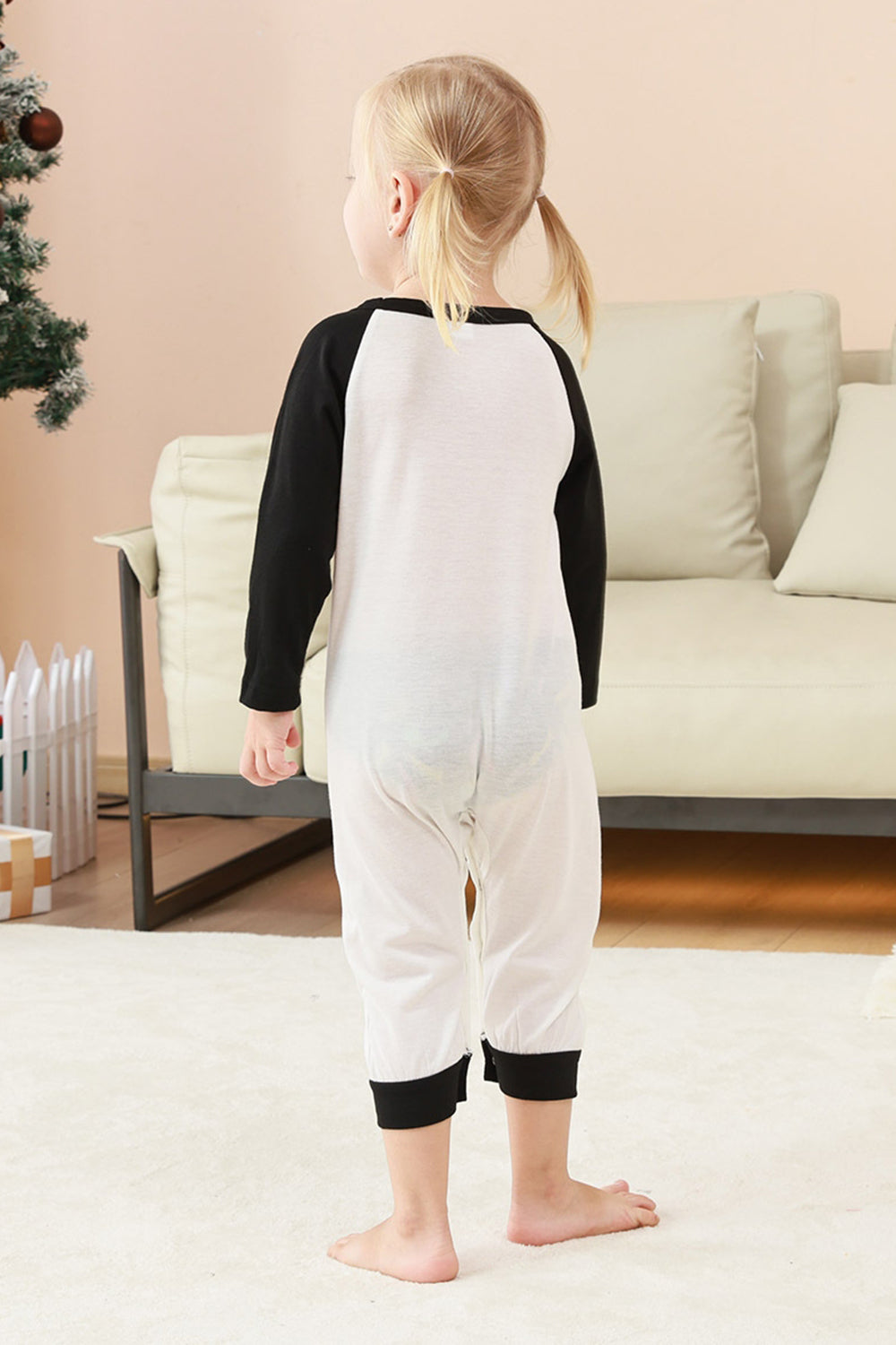 Pijamas de Navidad familiares con estampado de árbol en blanco y negro