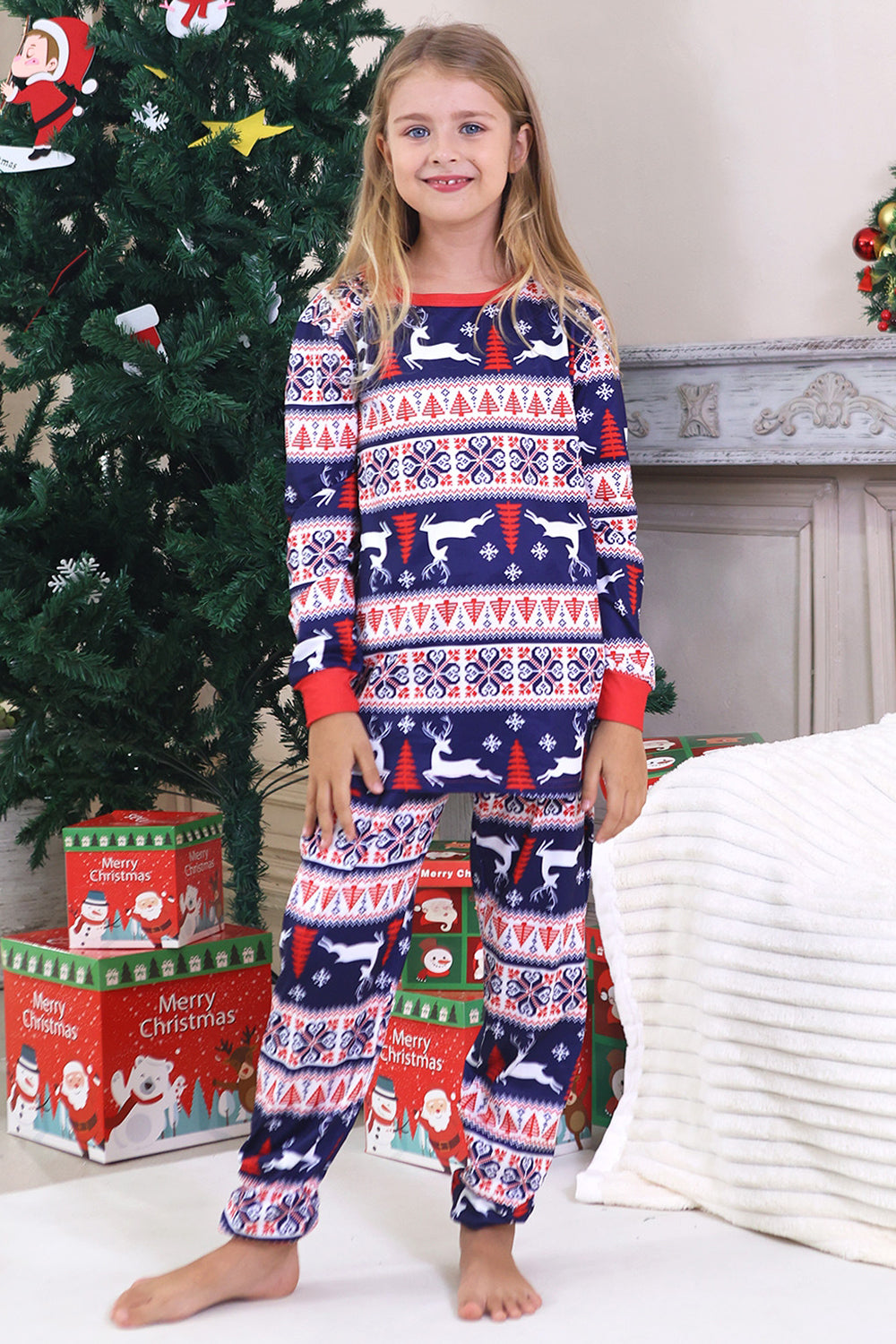 Pijamas de Navidad familiares con estampado rojo de invierno