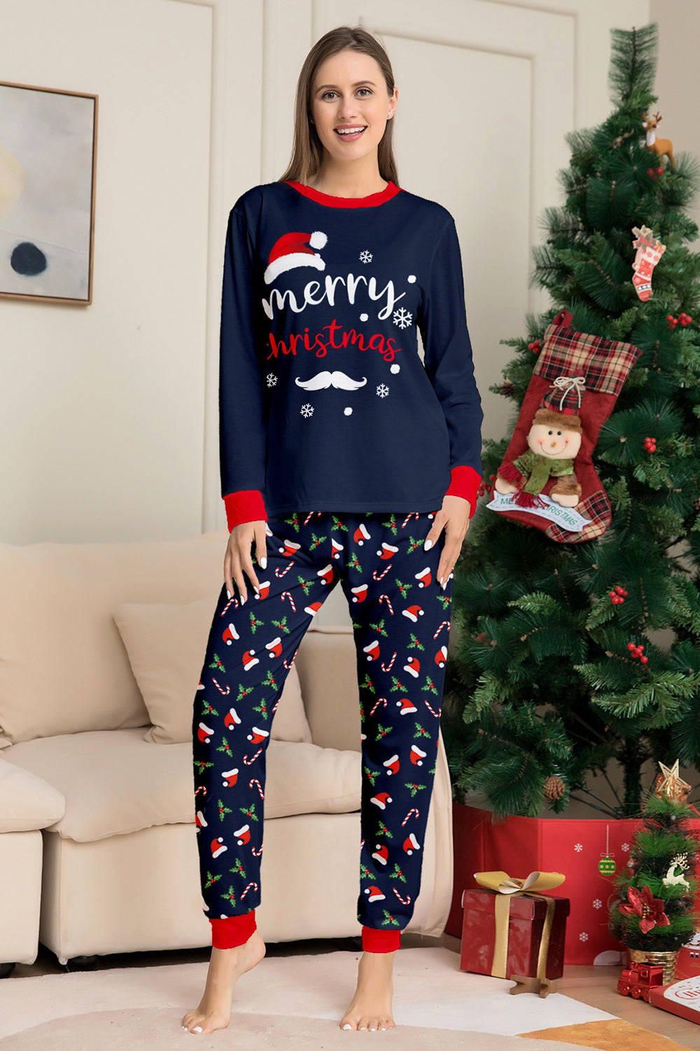 Conjunto de pijamas a juego con estampado de feliz Navidad en azul marino