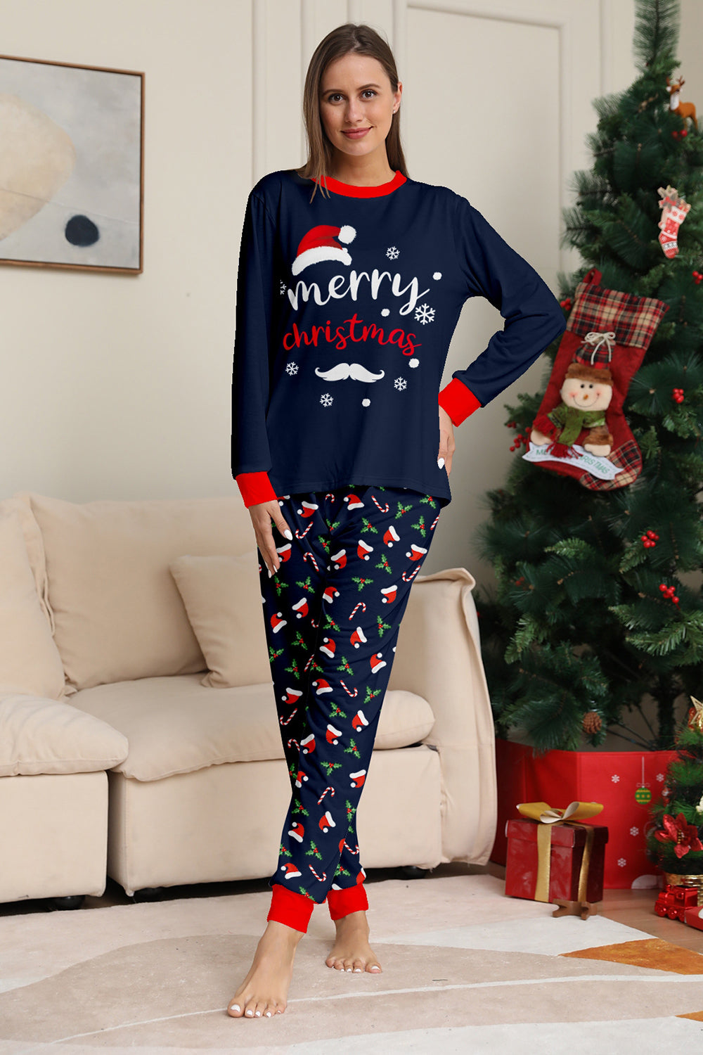 Conjunto de pijamas a juego con estampado de feliz Navidad en azul marino