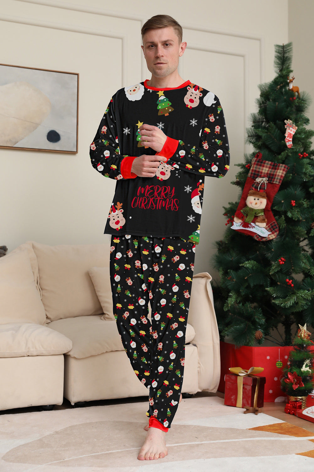 Conjunto de pijamas a juego para familias con estampado rojo acogedor de Navidad