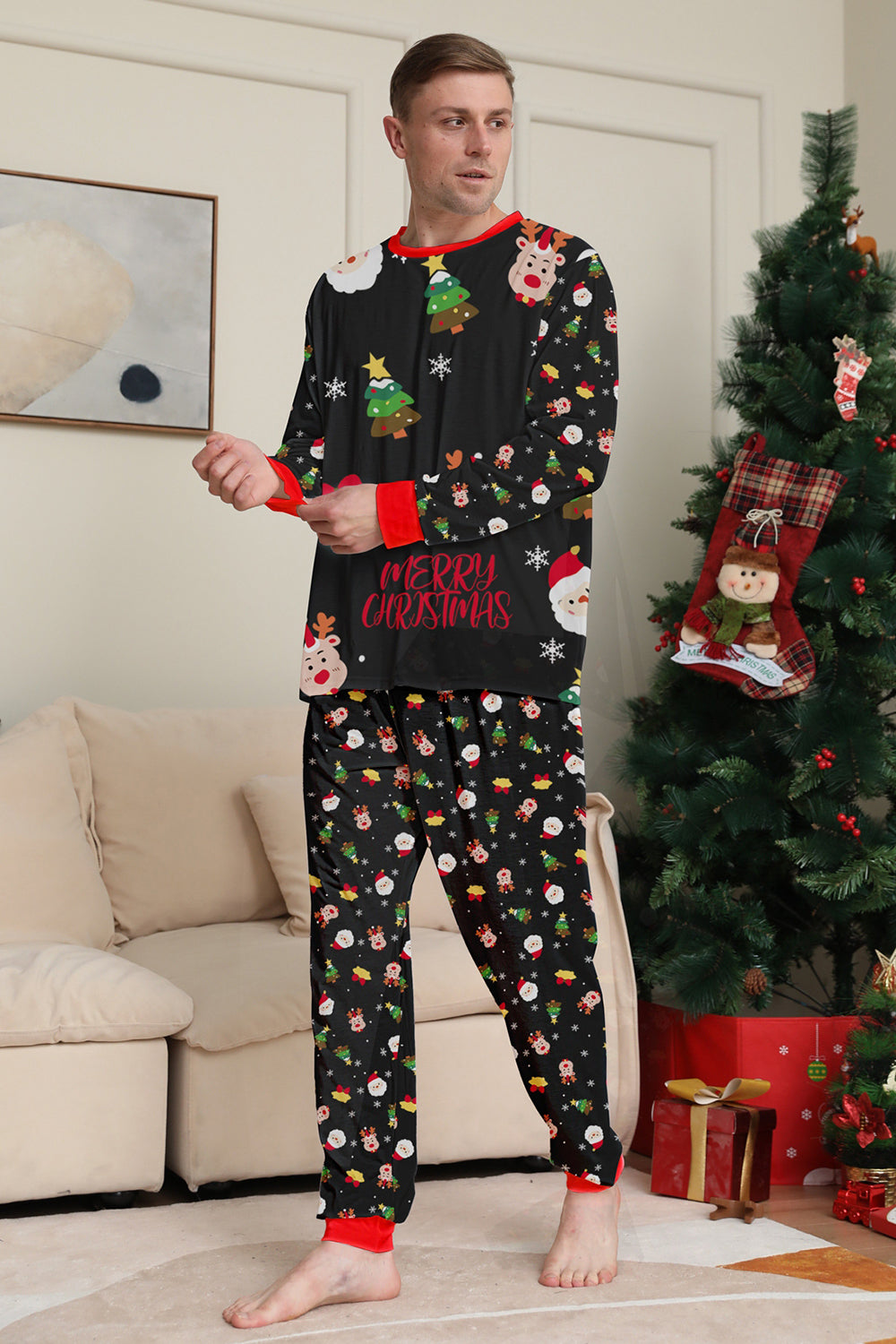 Conjunto de pijamas a juego para familias con estampado rojo acogedor de Navidad
