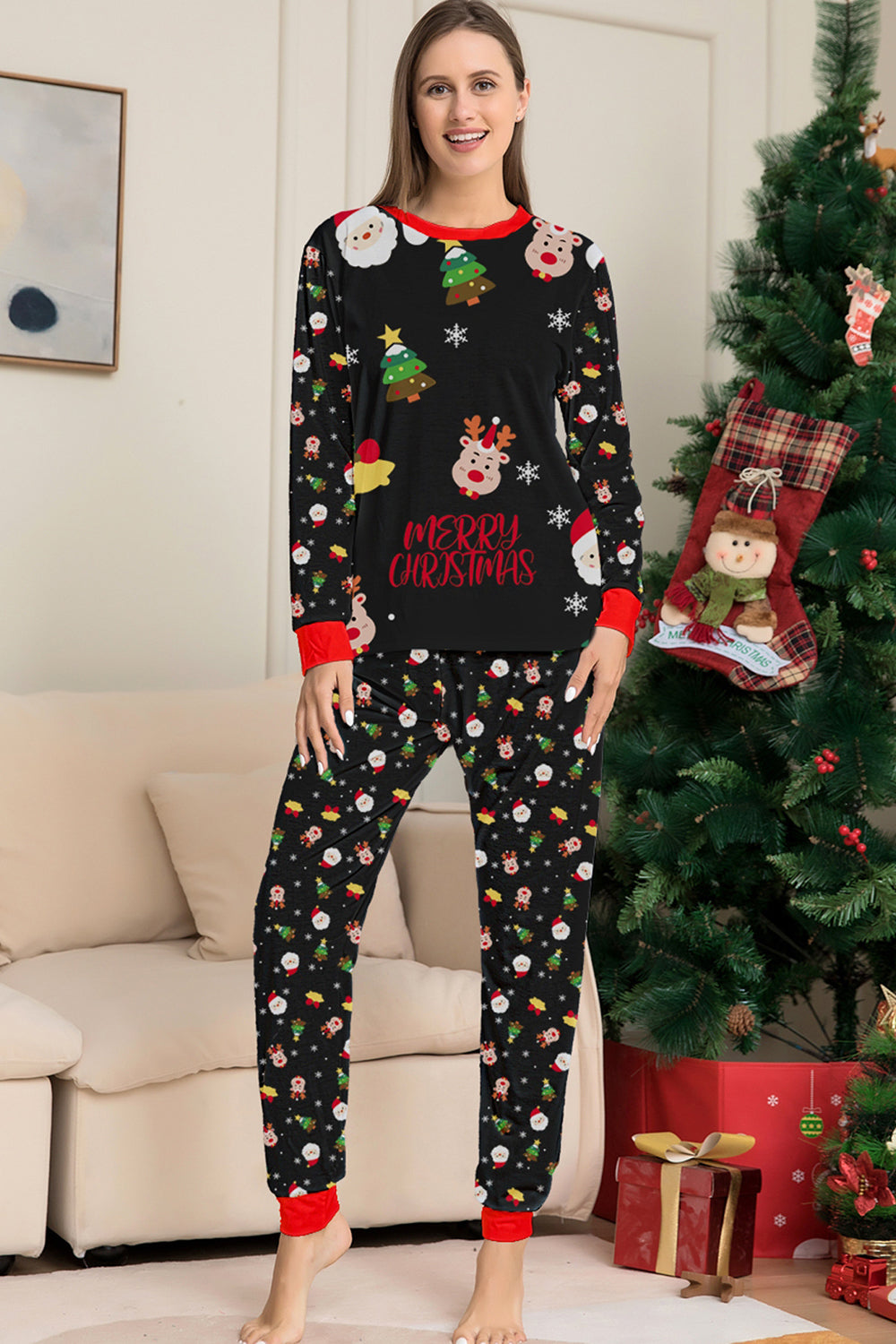 Conjunto de pijamas a juego para familias con estampado rojo acogedor de Navidad
