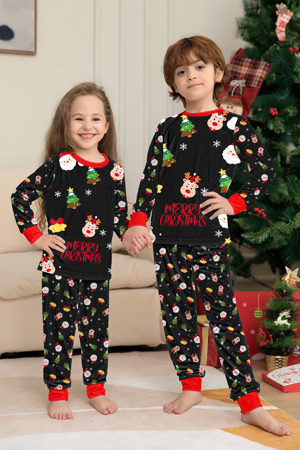 Conjunto de pijamas a juego para familias con estampado rojo acogedor de Navidad
