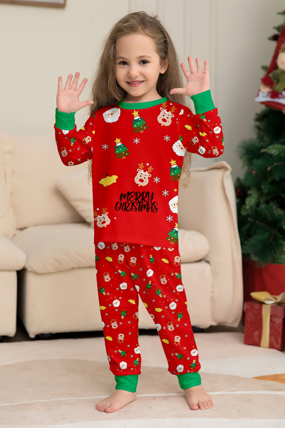 Conjunto de pijamas a juego para familias con estampado rojo acogedor de Navidad