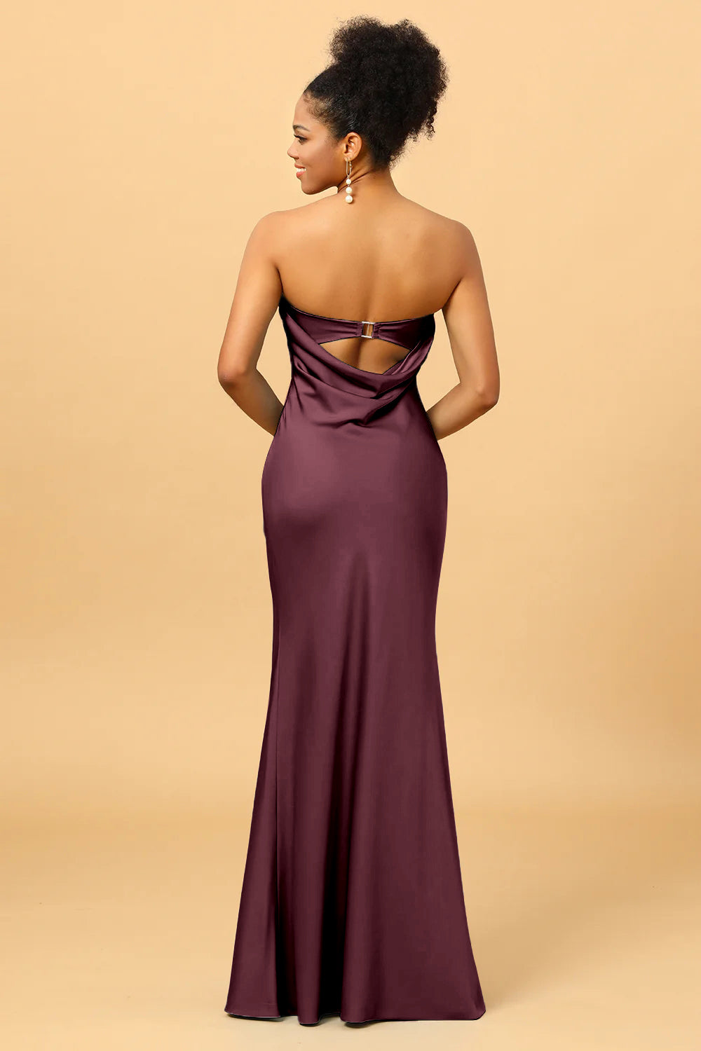 Vestido de dama de honor de sirena satén azul gris
