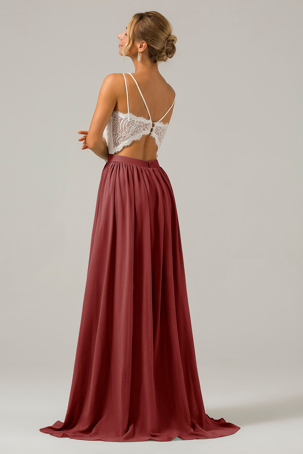 Vestido de dama de honor largo de gasa boho con espalda abierta de eucalipto con encaje