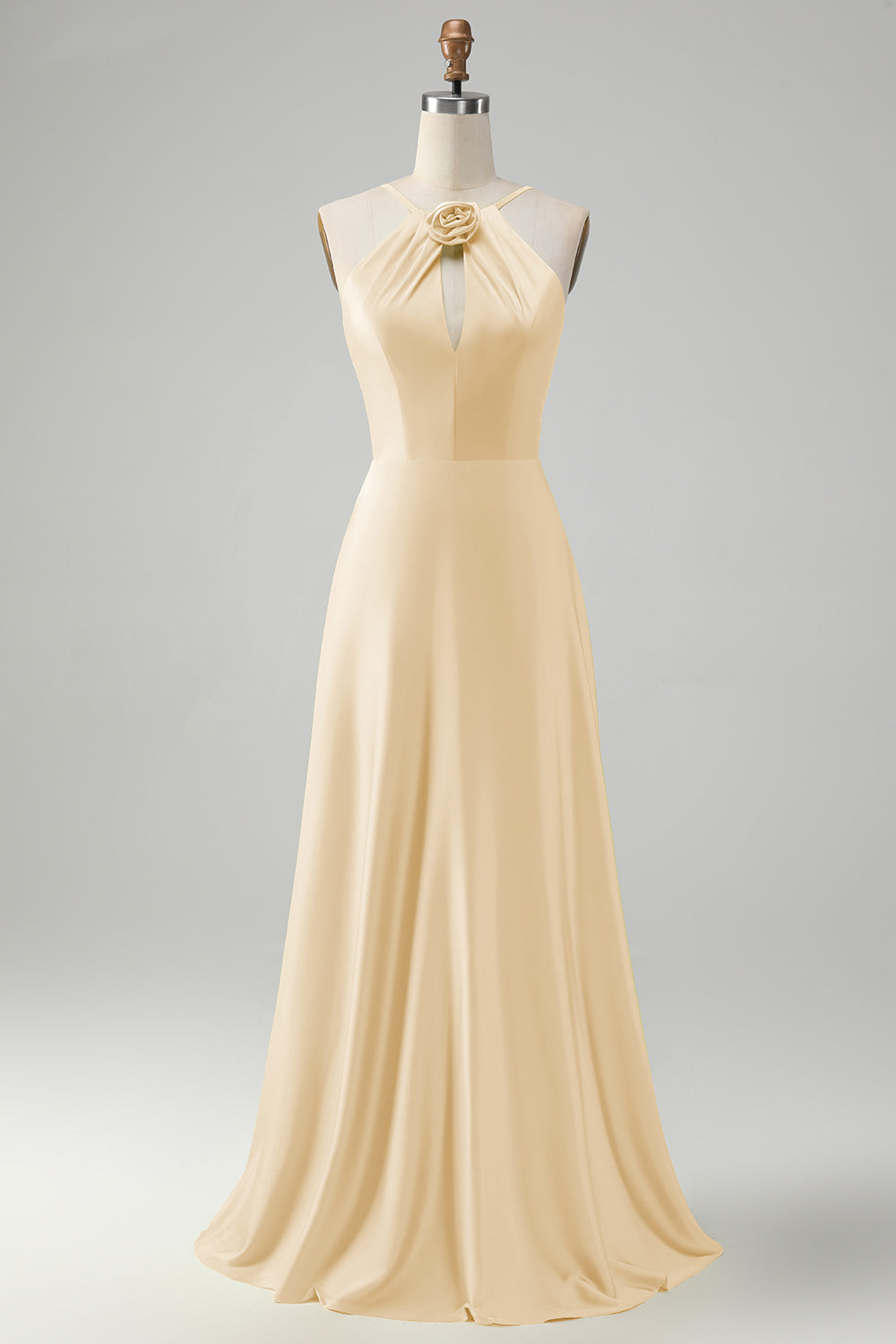 Vestido largo de dama de honor recortado de una línea amarilla con flor