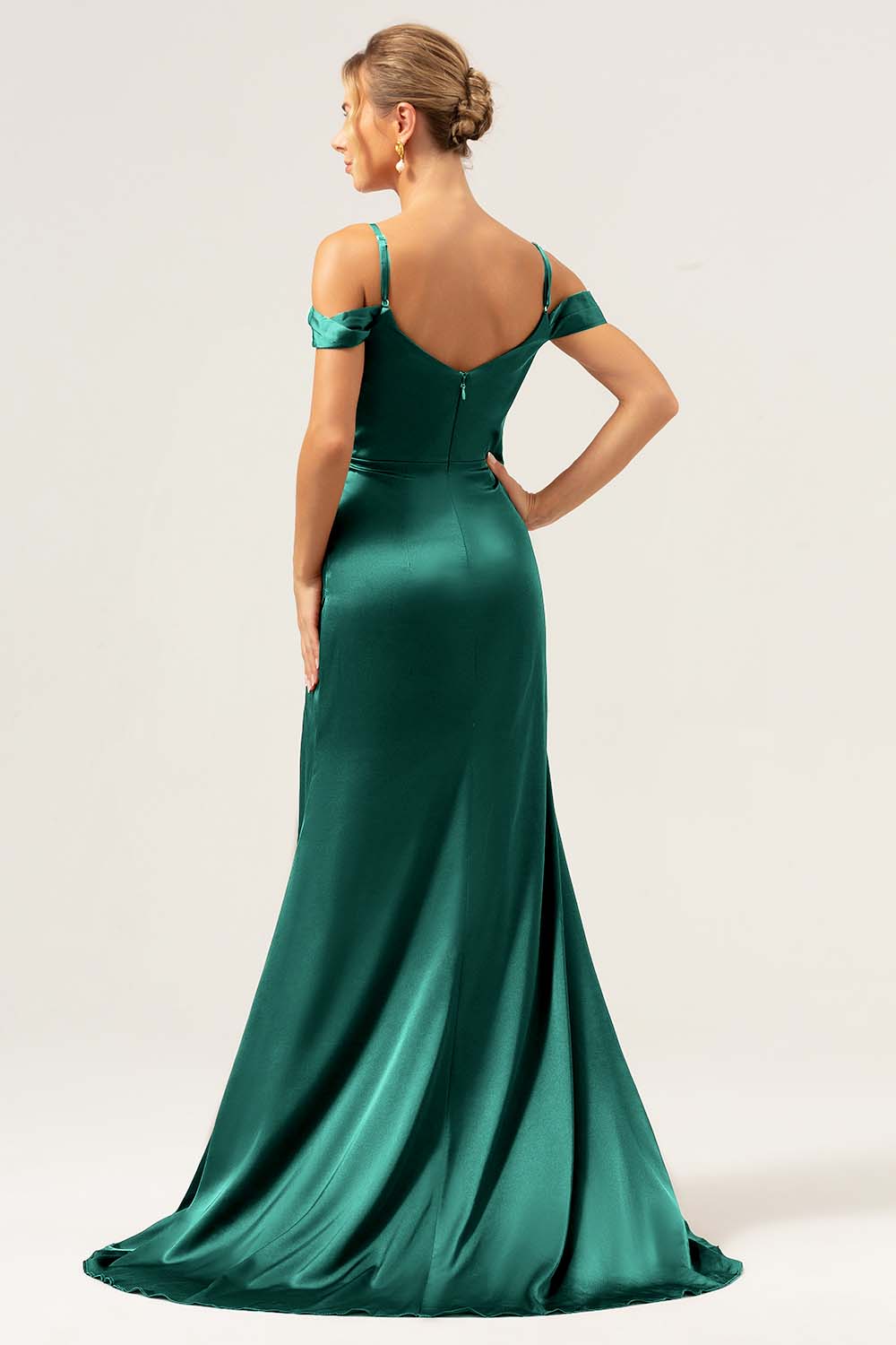 Vestido largo de dama de honor con corsé fruncido de hombro frío de sirena de café con abertura