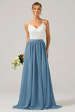 Vestido de dama de honor largo de gasa boho con espalda abierta de azul polvoriento con encaje