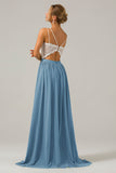 Vestido de dama de honor largo de gasa boho con espalda abierta de azul polvoriento con encaje