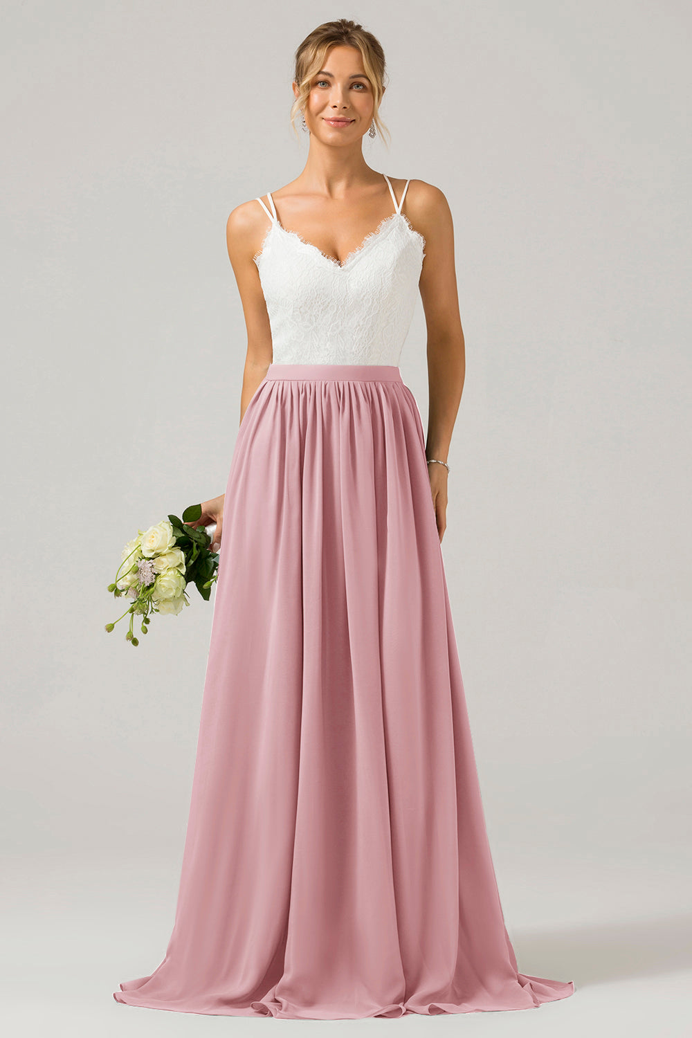 Vestido de dama de honor largo de gasa boho con espalda abierta de azul polvoriento con encaje