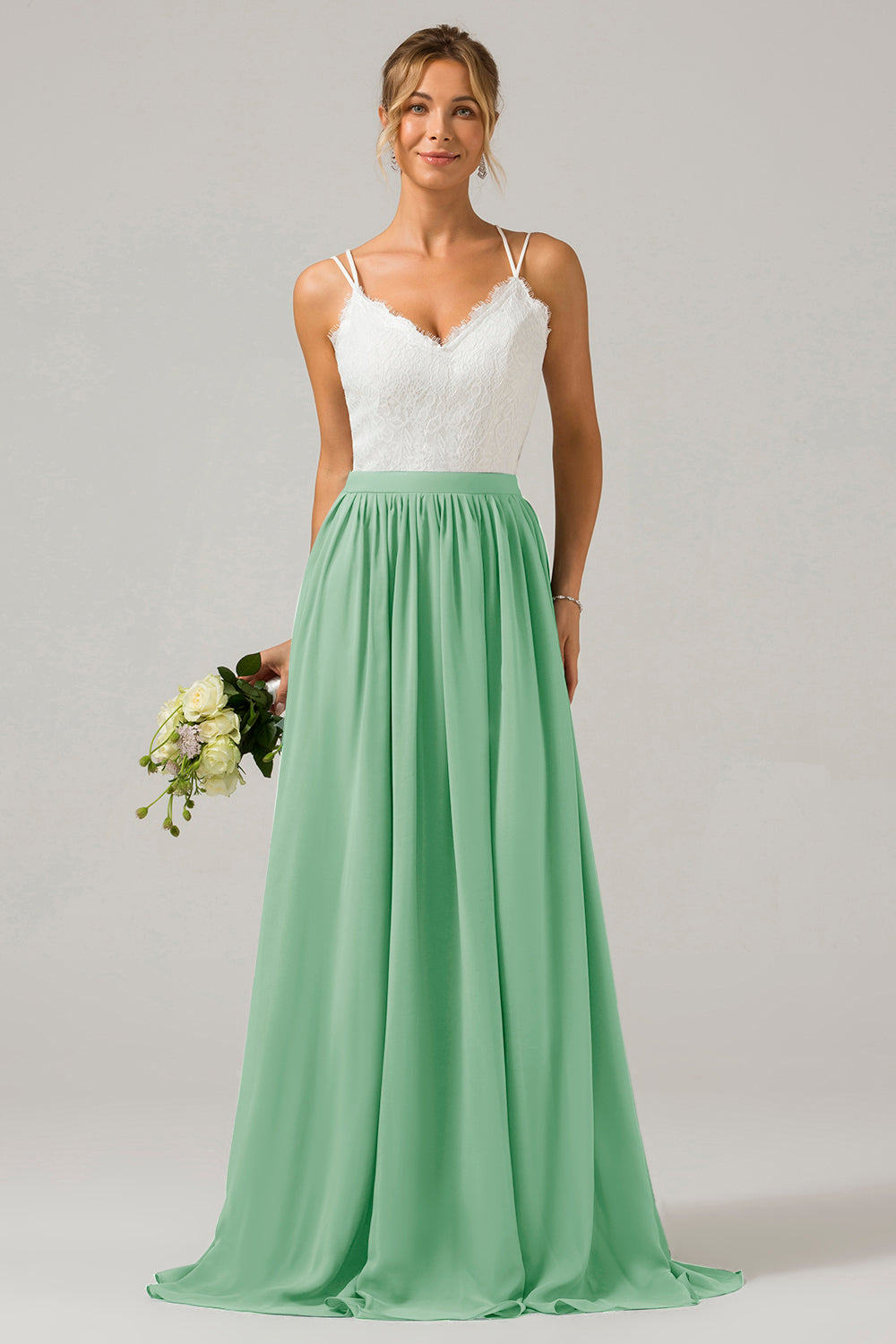 Vestido de dama de honor largo de gasa boho con espalda abierta de azul polvoriento con encaje