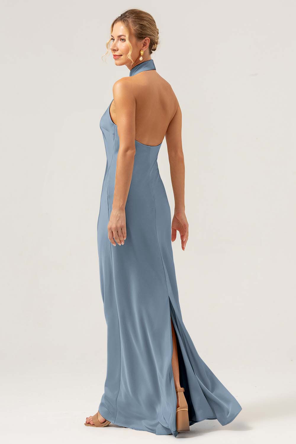 Vaina champán halter vestido largo de dama de honor con abertura