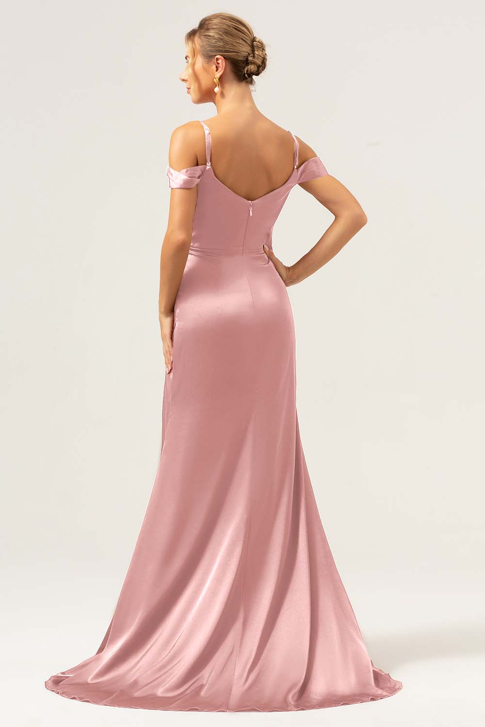 Vestido largo de dama de honor con corsé fruncido de hombro frío de sirena de café con abertura