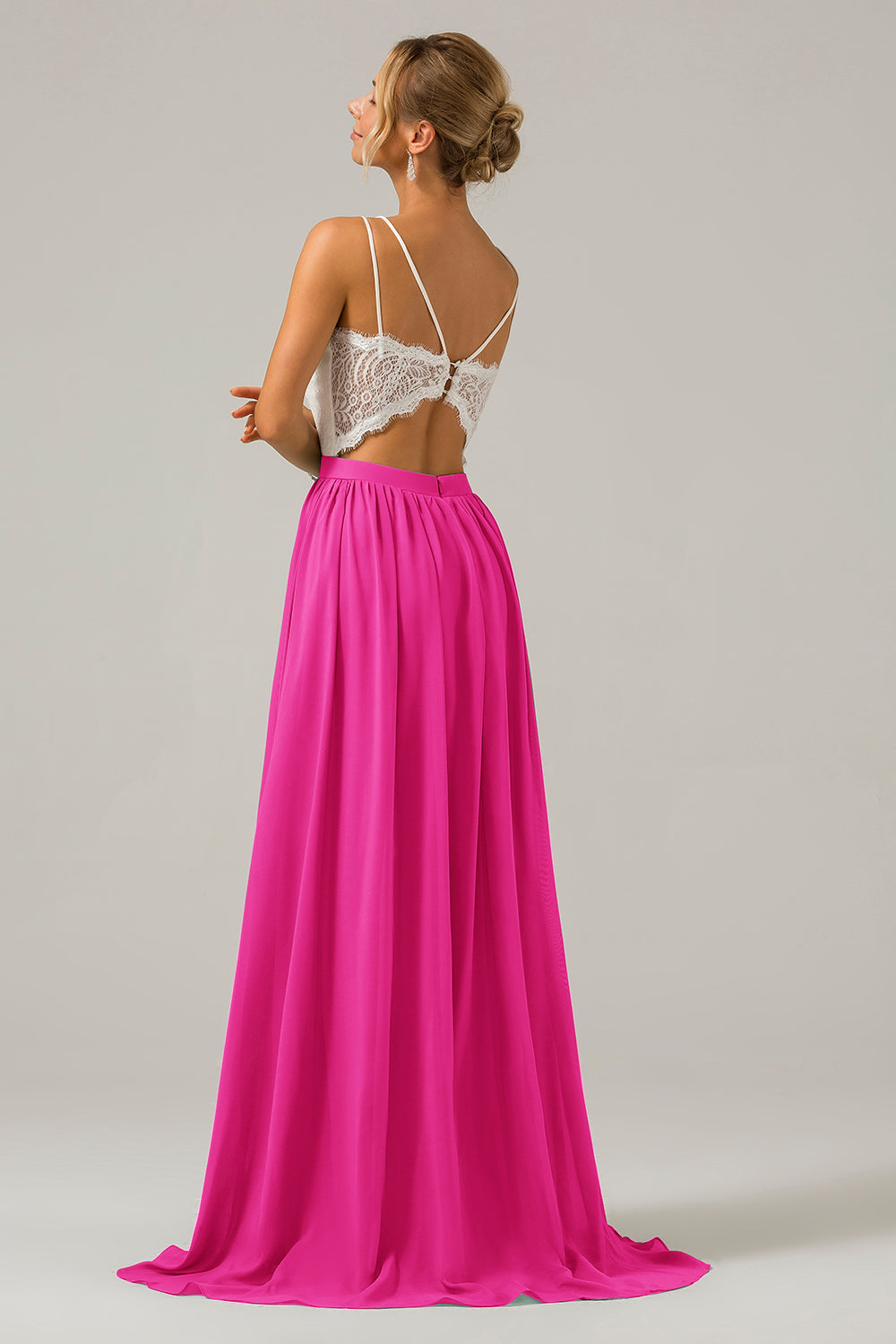 Vestido de dama de honor largo de gasa boho con espalda abierta de azul polvoriento con encaje