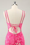 Precioso vestido de cóctel con purpurina y cordones rosa intenso con abertura