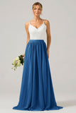 Vestido de dama de honor largo de gasa boho con espalda abierta de azul polvoriento con encaje