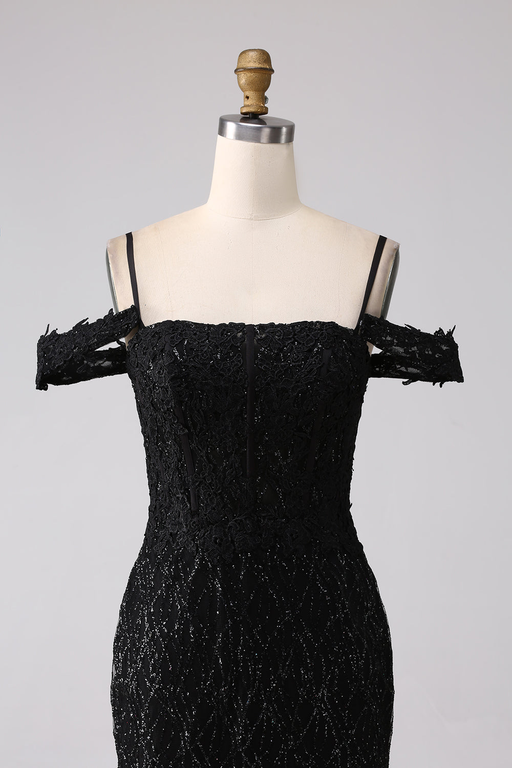 Vestido de fiesta largo de hombros fríos de sirena negro con abertura