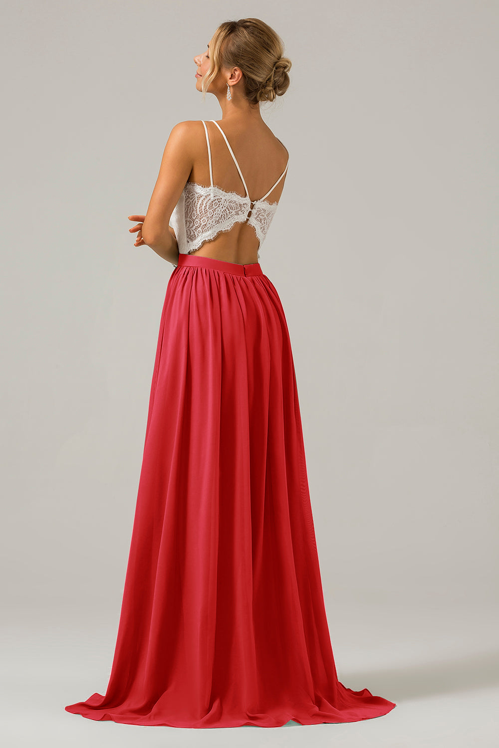 Vestido de dama de honor largo de gasa boho con espalda abierta de pino con encaje