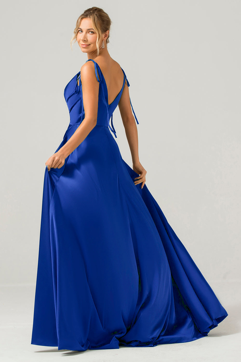 Vestido largo de dama de honor fruncido con tirantes finos de línea A rosa polvorienta con abertura