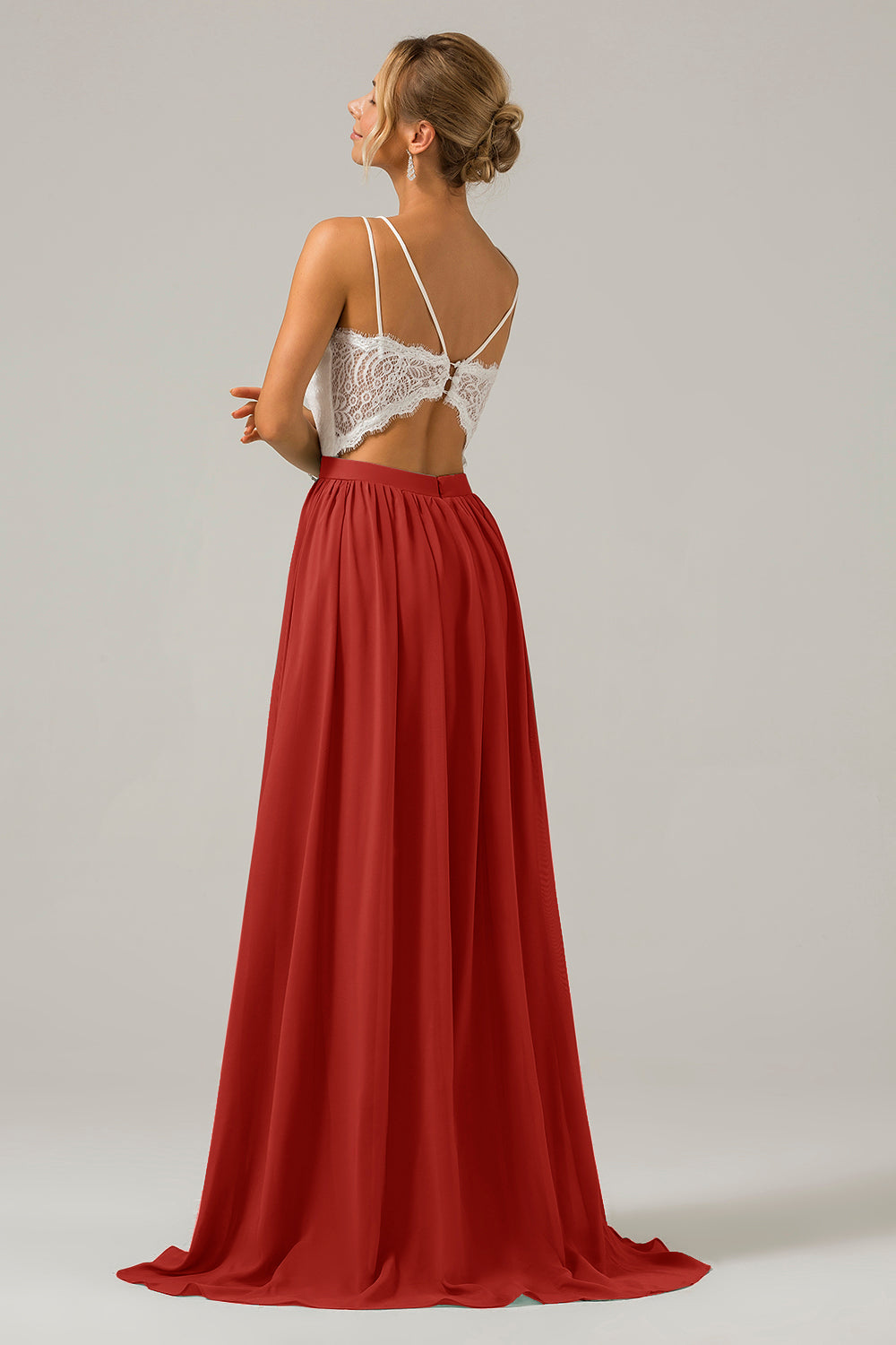 Vestido de dama de honor largo de gasa boho con espalda abierta de pino con encaje