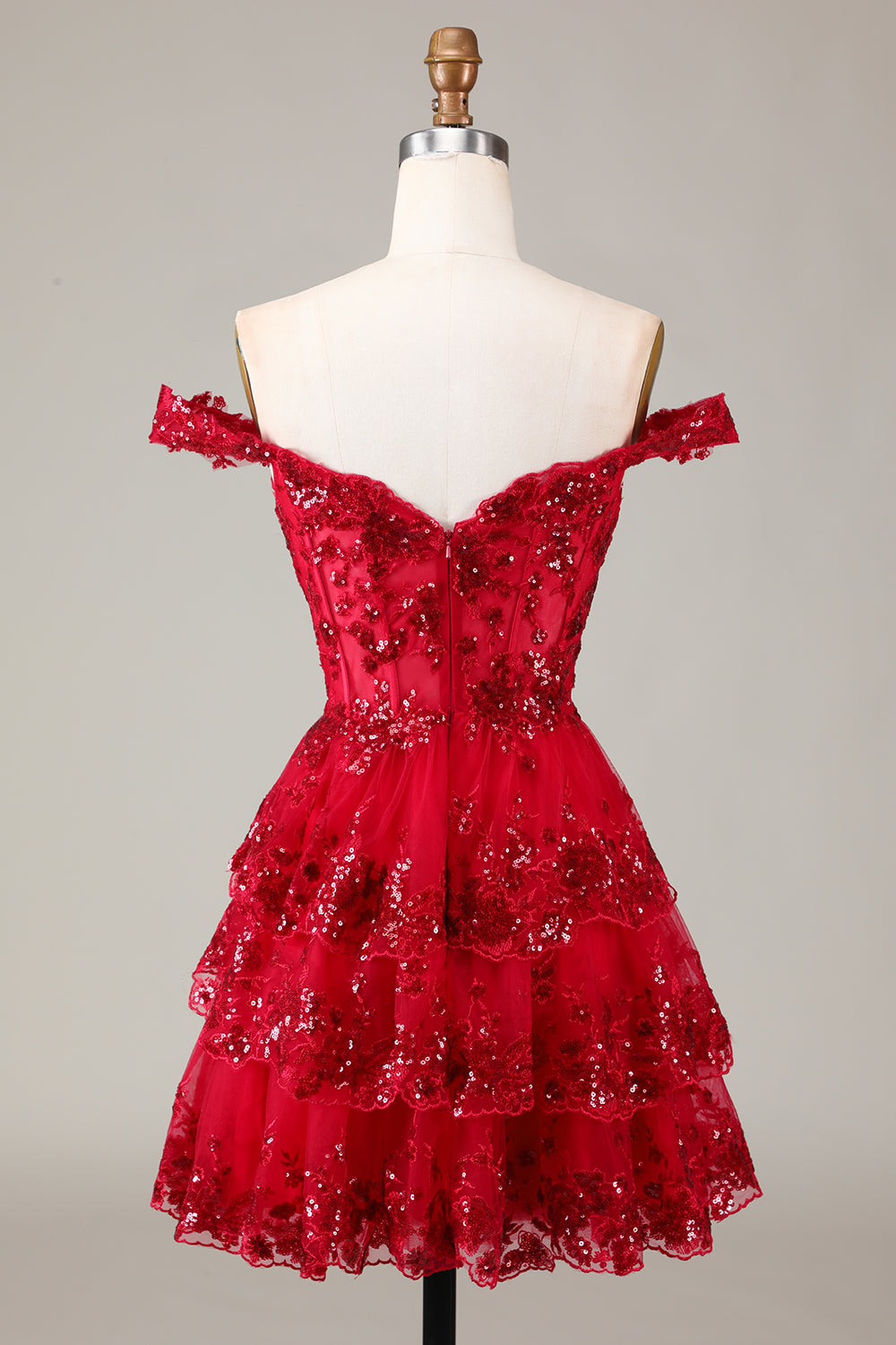Vestido de cóctel de encaje con corsé escalonado y hombros descubiertos en negro brillante