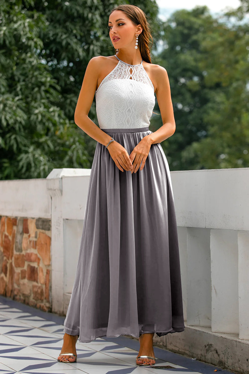 Vestido largo con espalda abierta gris