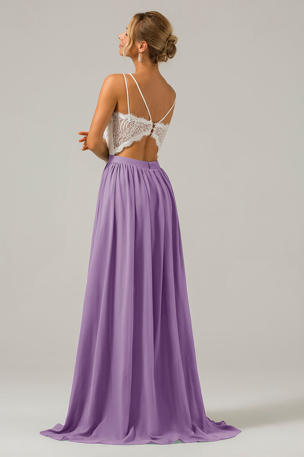 Vestido de dama de honor largo de gasa boho con espalda abierta de plata con encaje