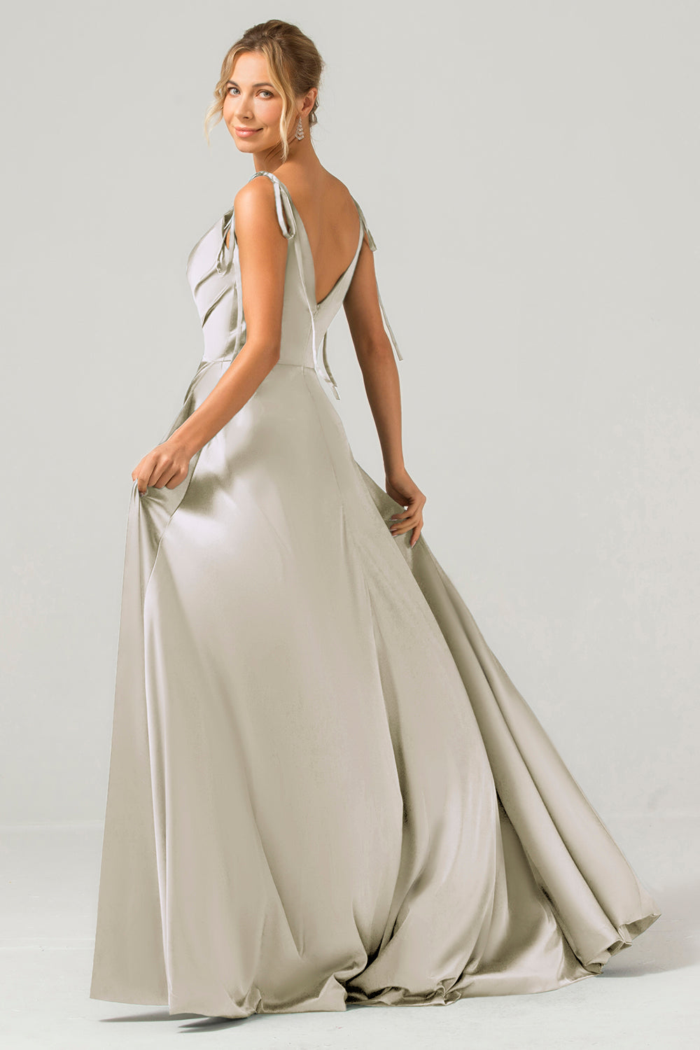 Vestido largo de dama de honor fruncido con tirantes finos de línea A rosa polvorienta con abertura