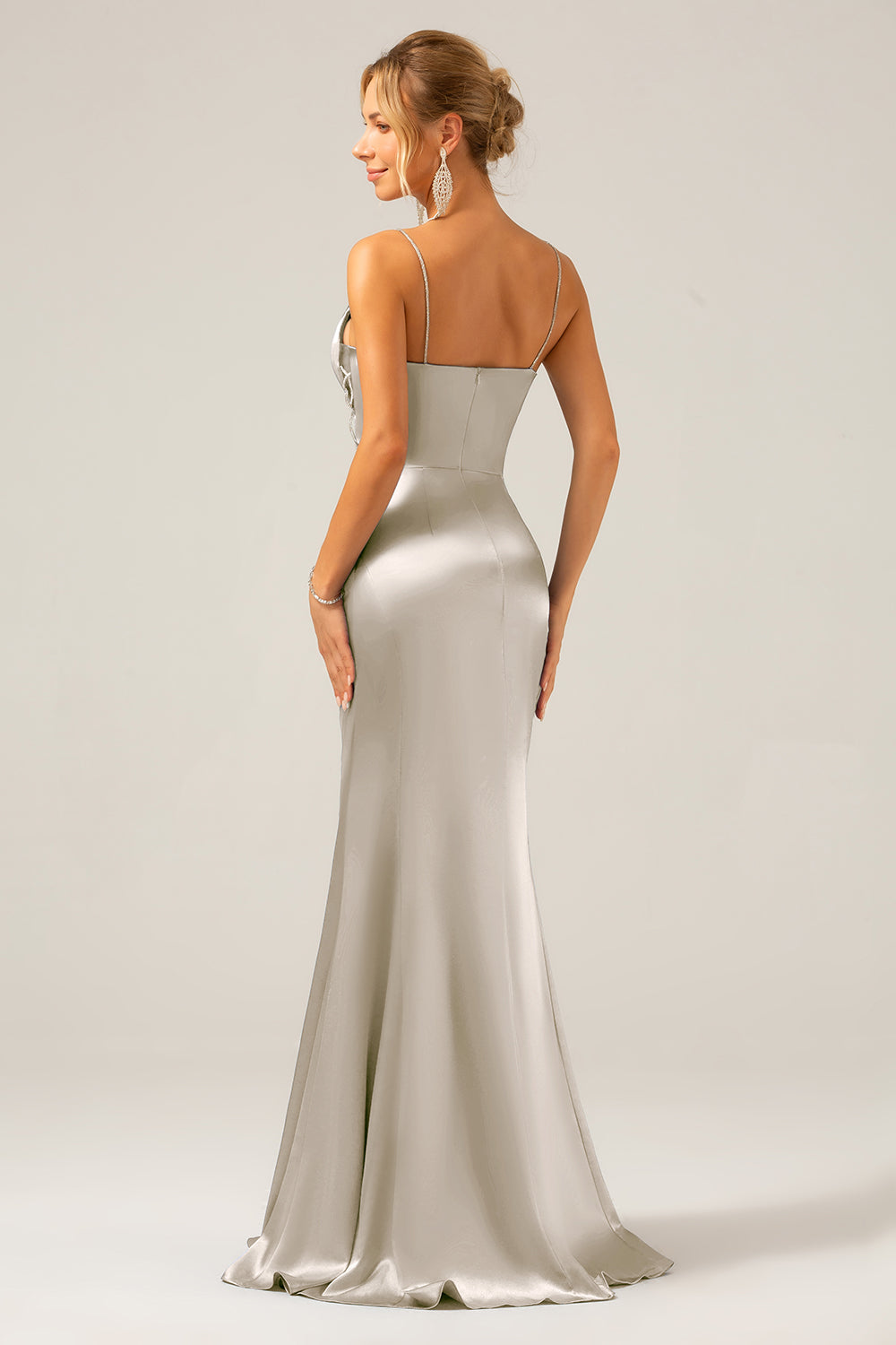 Vestido largo plisado de tirantes de satén azul polvoriento sirena