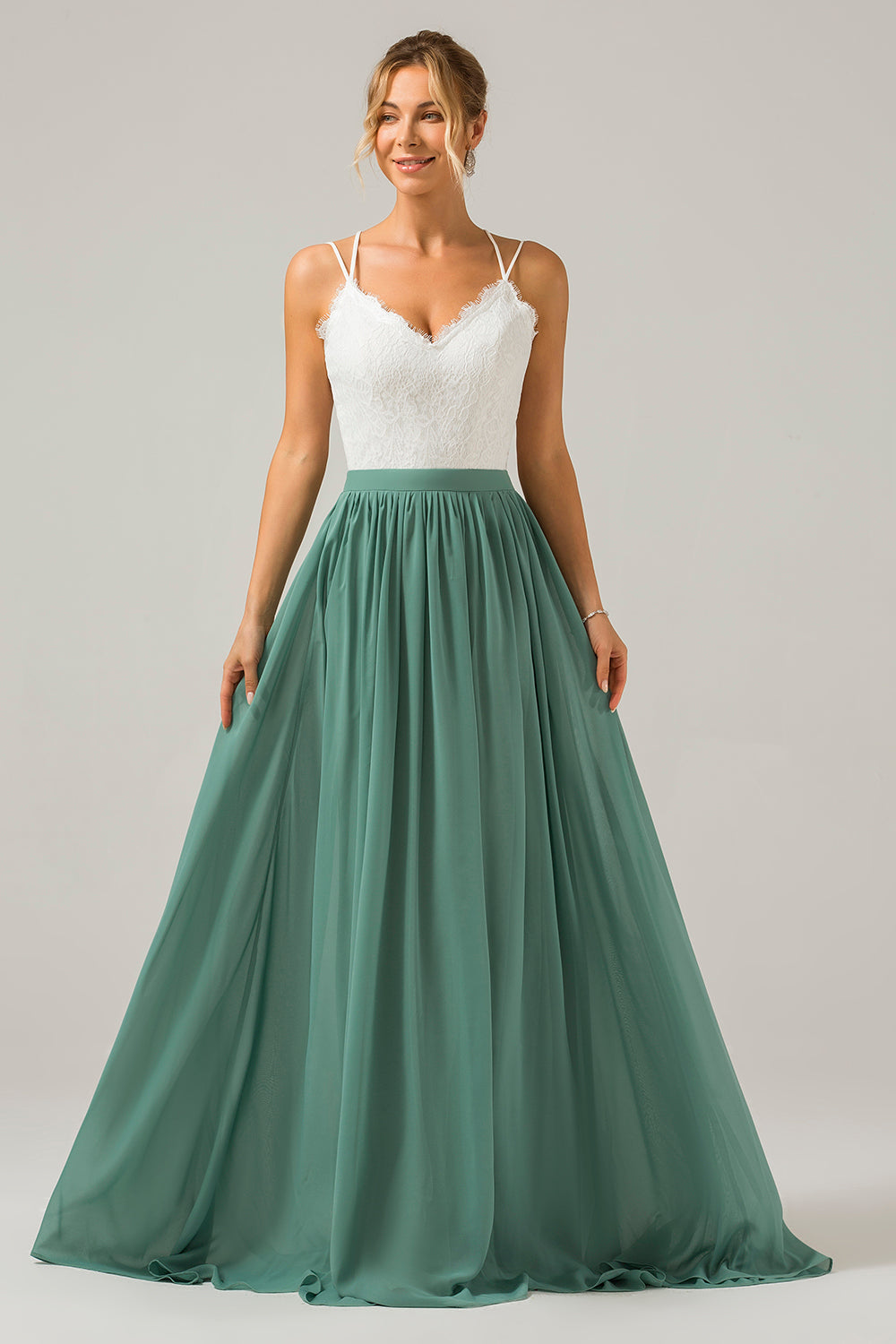 Vestido de dama de honor largo de gasa boho con espalda abierta de eucalipto con encaje