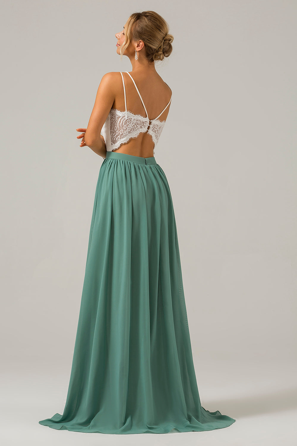 Vestido de dama de honor largo de gasa boho con espalda abierta de eucalipto con encaje