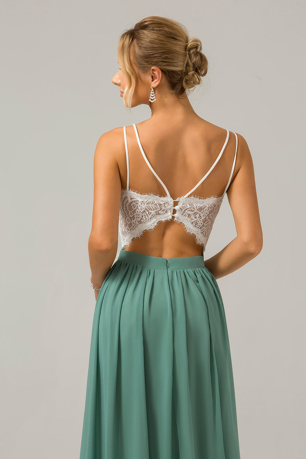Vestido de dama de honor largo de gasa boho con espalda abierta de eucalipto con encaje