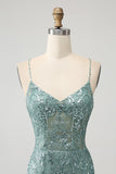 Vestido corto de regreso a casa con cuentas y cuentas verde con espalda entrecruzada
