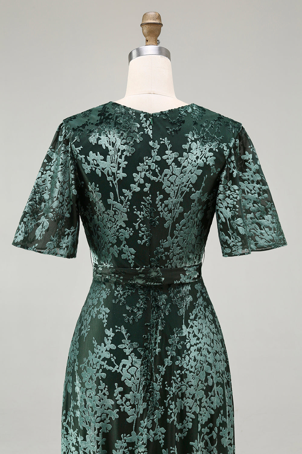 Vestido de fiesta largo de terciopelo quemado verde oscuro con mangas cortas