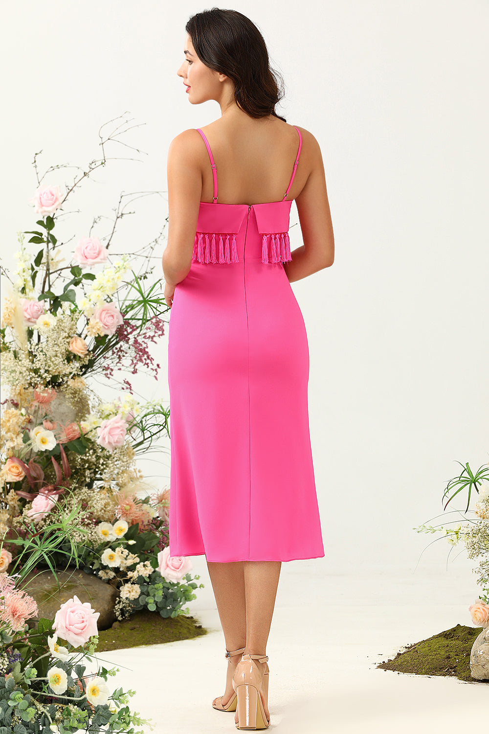 Correas de espagueti Vestido de dama de honor rosa intenso con flecos