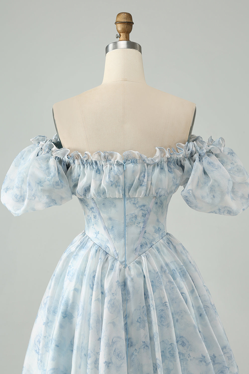 Vestido de cóctel corto con volantes florales y cuello cuadrado verde claro