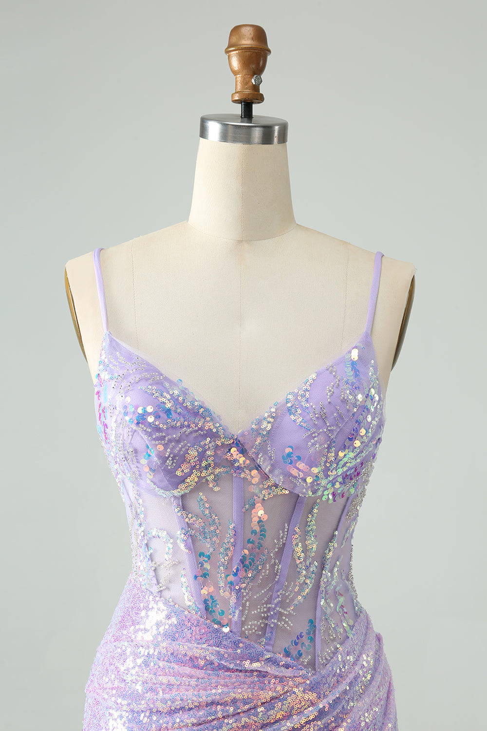 Vestido de cóctel corto con tirantes finos ajustados en azul claro con purpurina y lentejuelas
