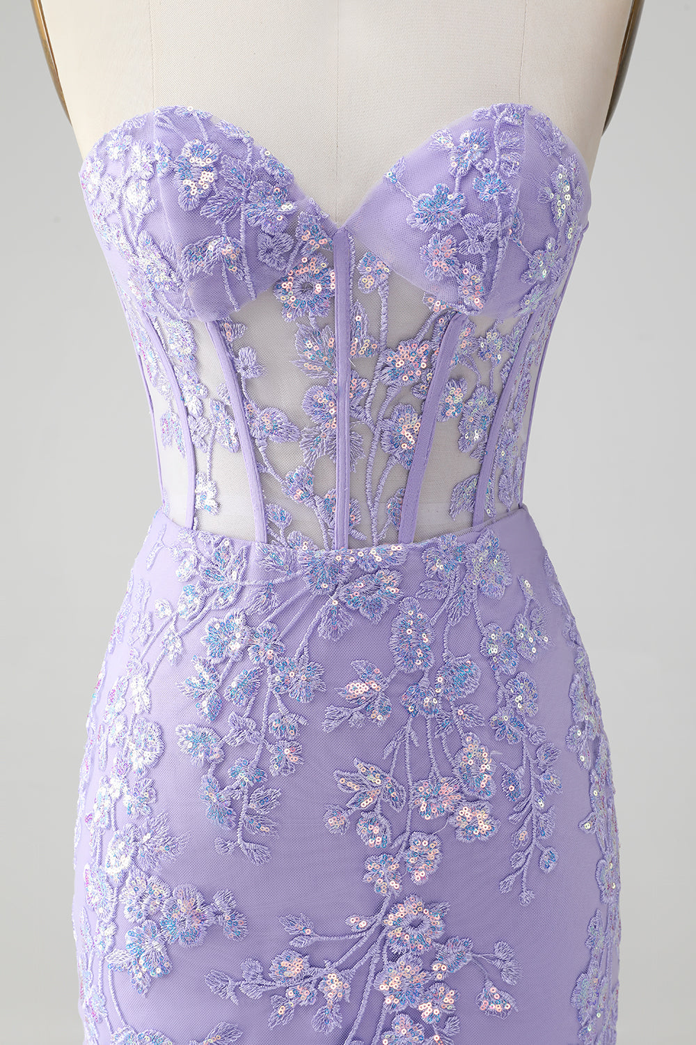 Vestido de cóctel con lentejuelas y espalda con cordones y corsé lila