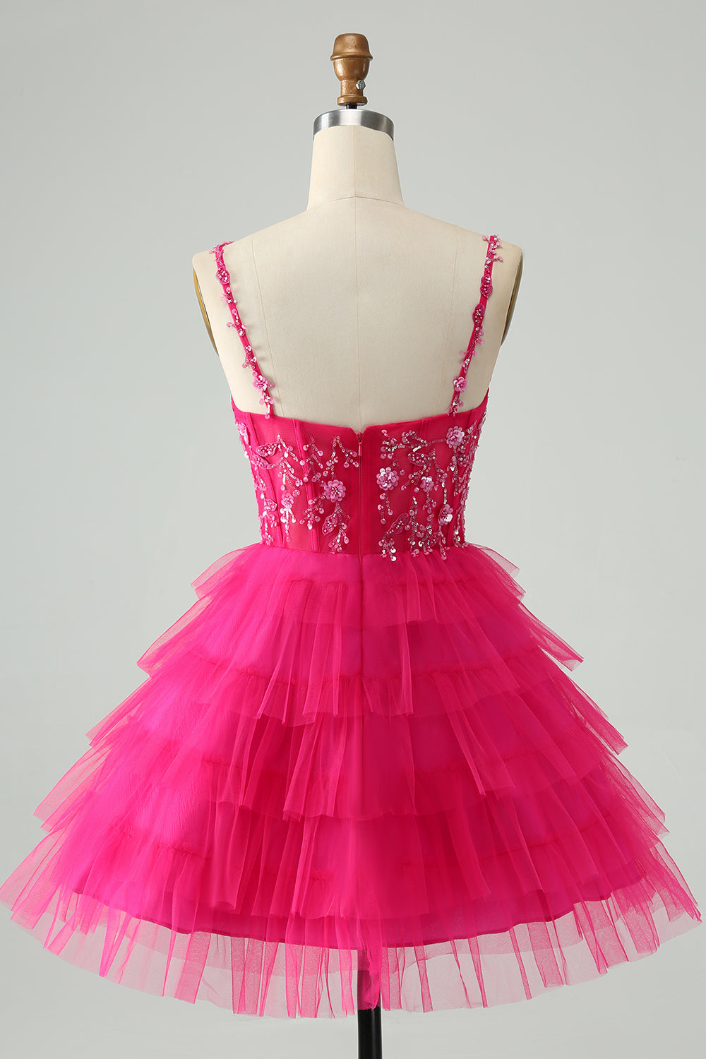 Vestido de cóctel corto con gradas de tul y tirantes finos rosa