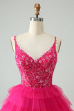 Vestido de cóctel corto con gradas de tul y tirantes finos rosa