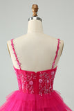 Vestido de cóctel corto con gradas de tul y tirantes finos rosa