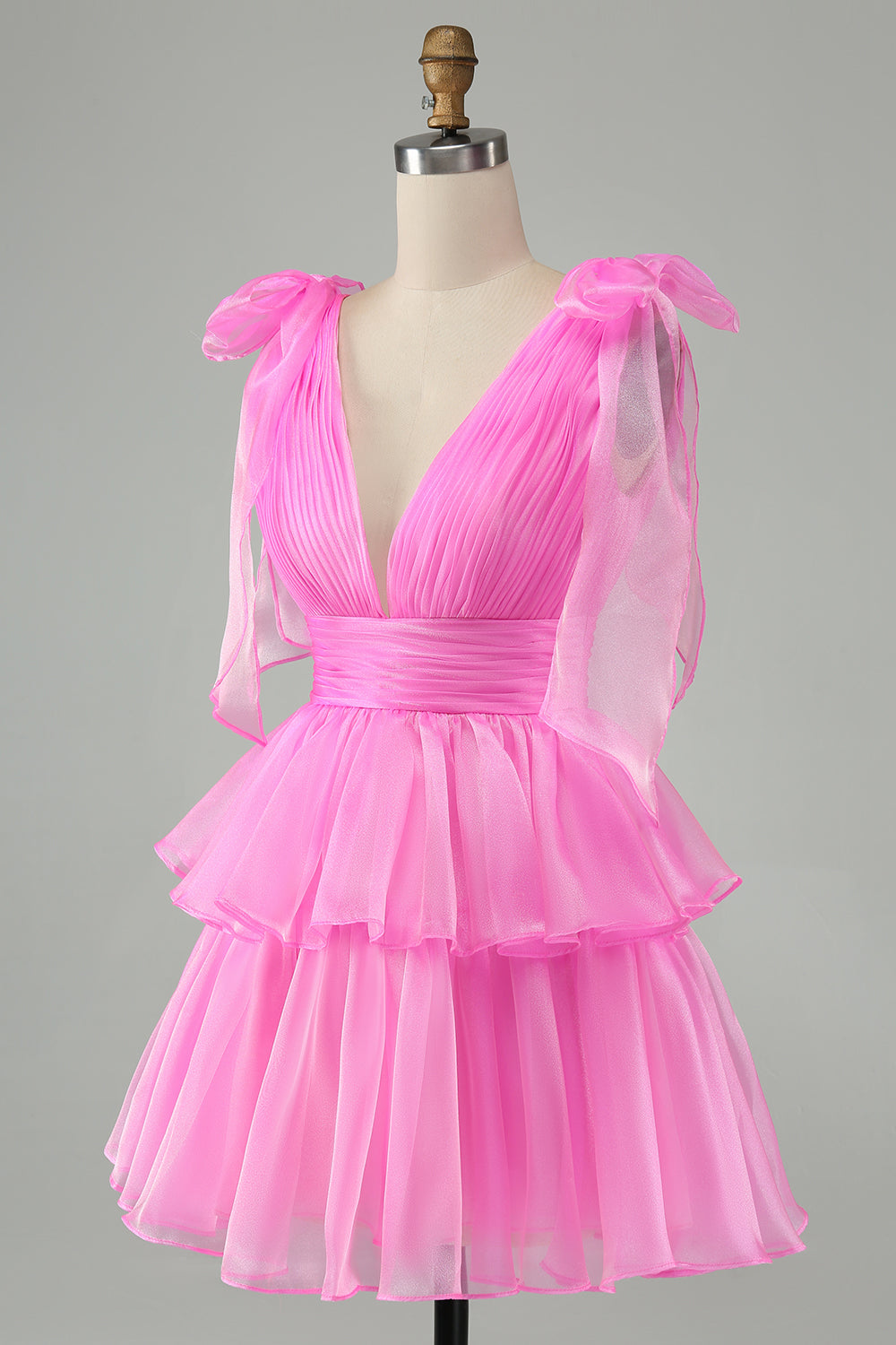 Vestido de cóctel corto con gradas plisado y cuello en V azul cielo