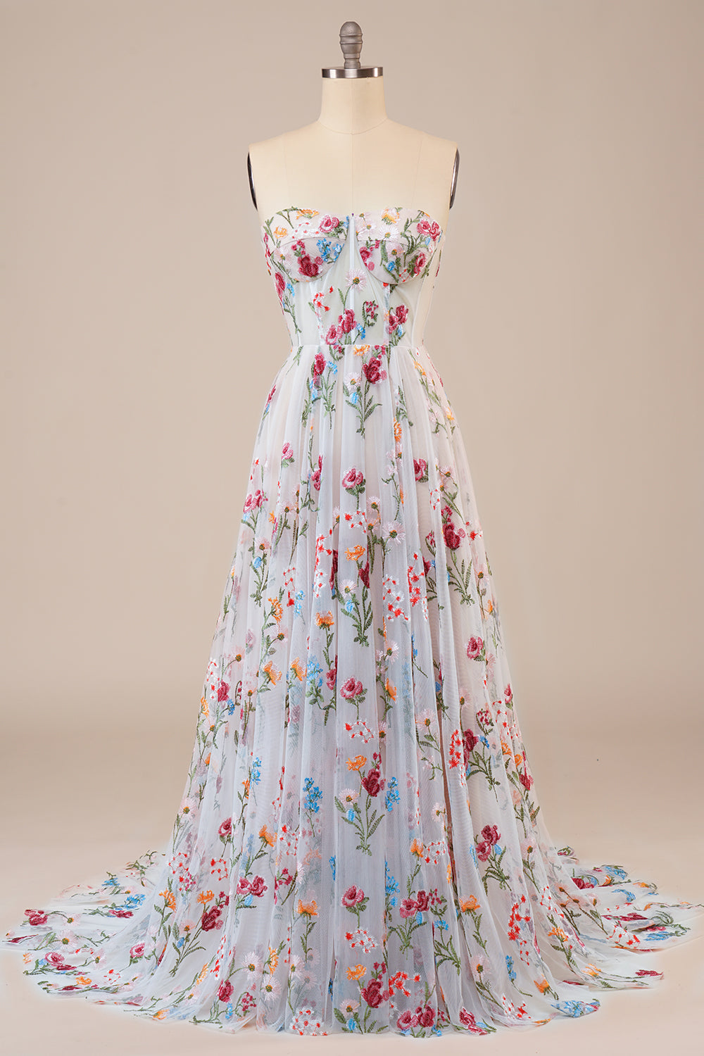 Belleza Una línea Sweetheart Marfil Vestido de novia largo con bordado