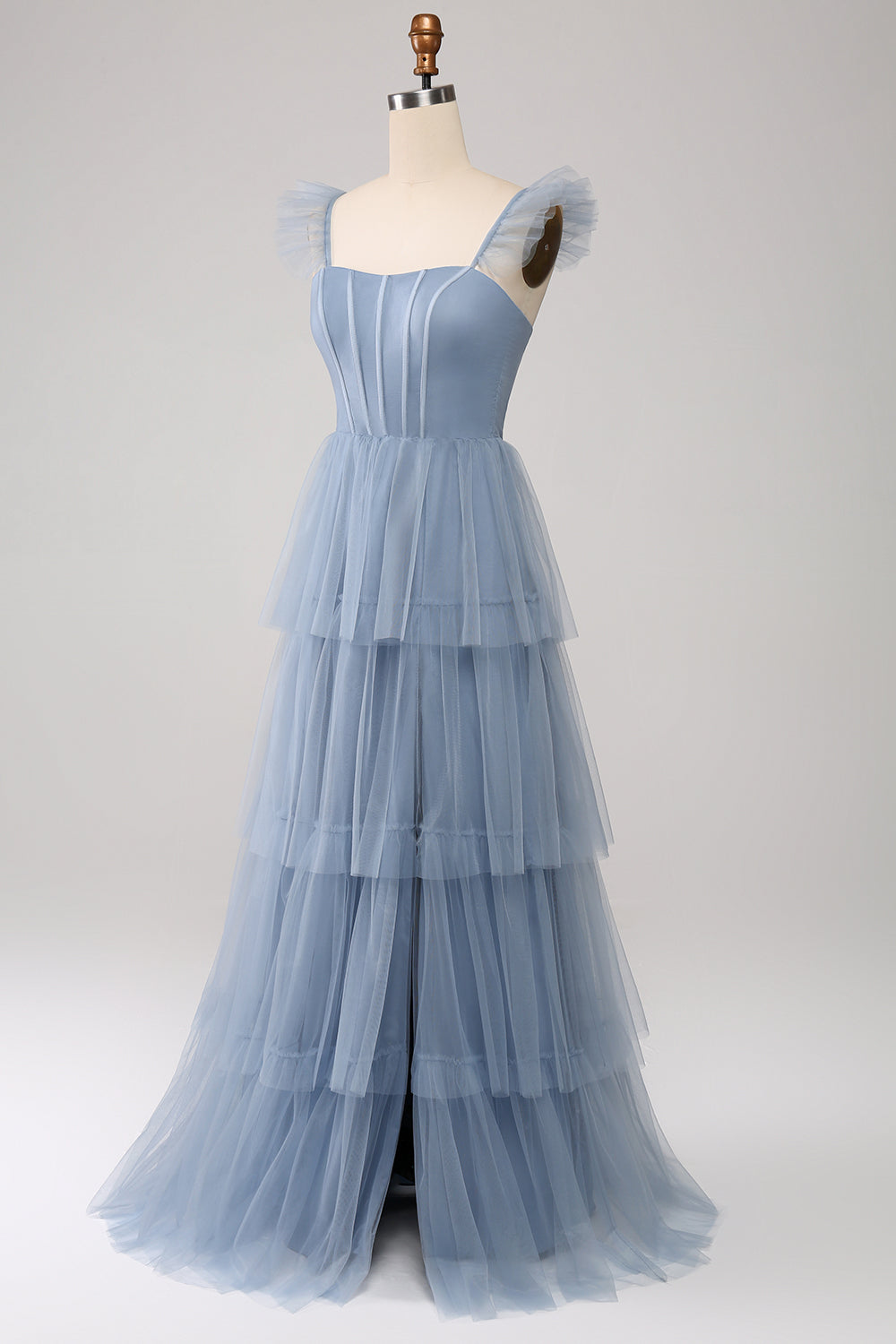 Vestido de dama de honor con corsé de tul escalonado azul empolvado de una línea con abertura