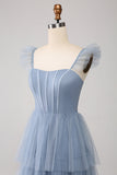 Vestido de dama de honor con corsé de tul escalonado azul empolvado de una línea con abertura